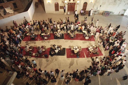 塔雷克·阿图伊，《内部》，第十一届沙迦双年展音乐和表演项目，2013年