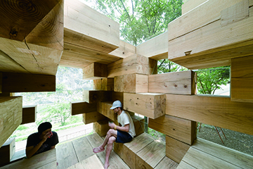 由藤本壮介建筑设计事务所设计的“终极木屋”（局部），2008年，日本熊本市