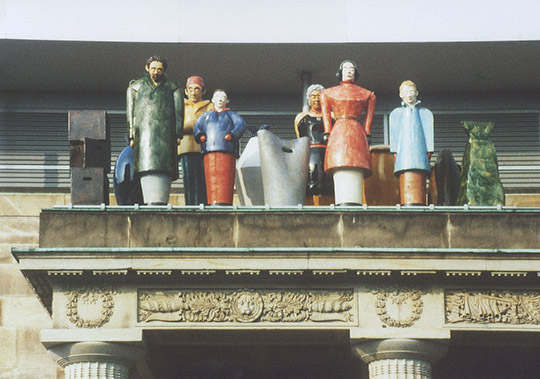 Thomas Schütte, The Strangers 1992, installation, Documenta IX