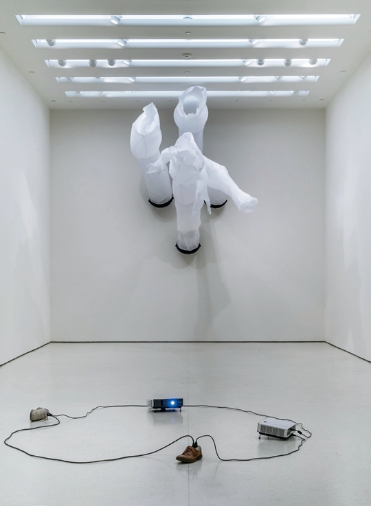“致新欢（无投影）”展览现场，2015年 古根海姆美术馆
