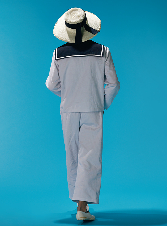 《戴白藤帽的华籍水手》(与黄志恒合作) 2013年 摄影 150 × 100 厘米