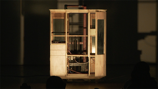 汪建伟，《时间·剧场·展览》，2009年，多媒体戏剧
