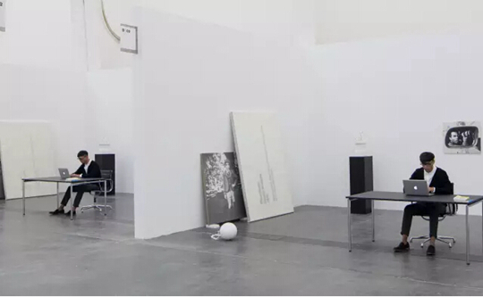 艾默格林与德拉塞特，《好博》展览现场，图片由艺术家提供